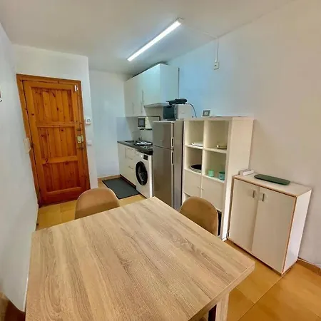 Llevant - En Planta Baja Con Piscina *