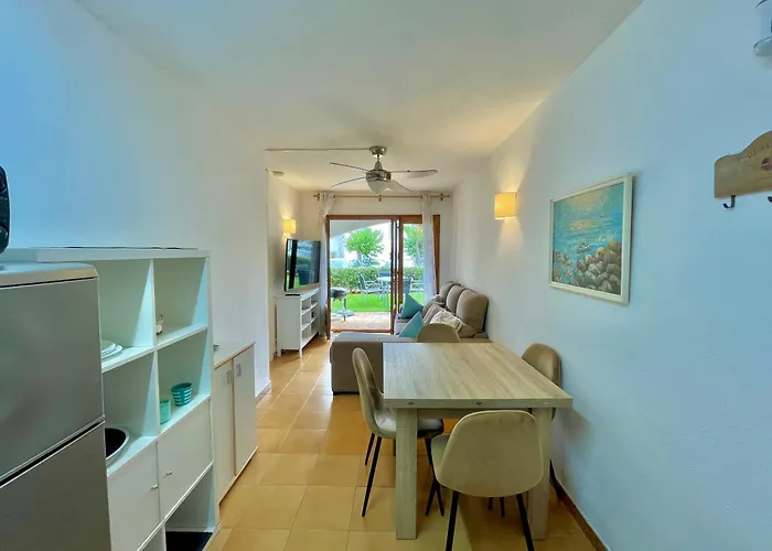 Llevant - En Planta Baja Con Piscina Apartment